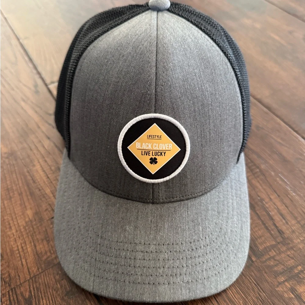 Mens Black Clover Gray and Black Trucker Hat - Picture 3 of 12